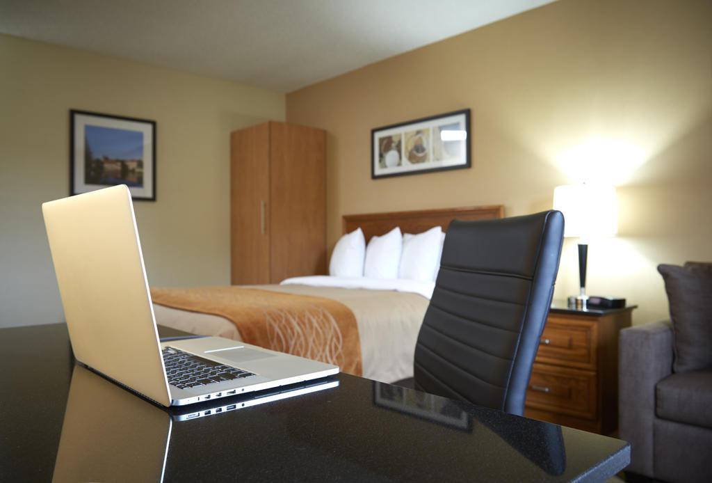 Comfort Inn Kirkland Lake Екстериор снимка